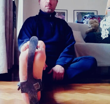 CONTEST BAREFOOT