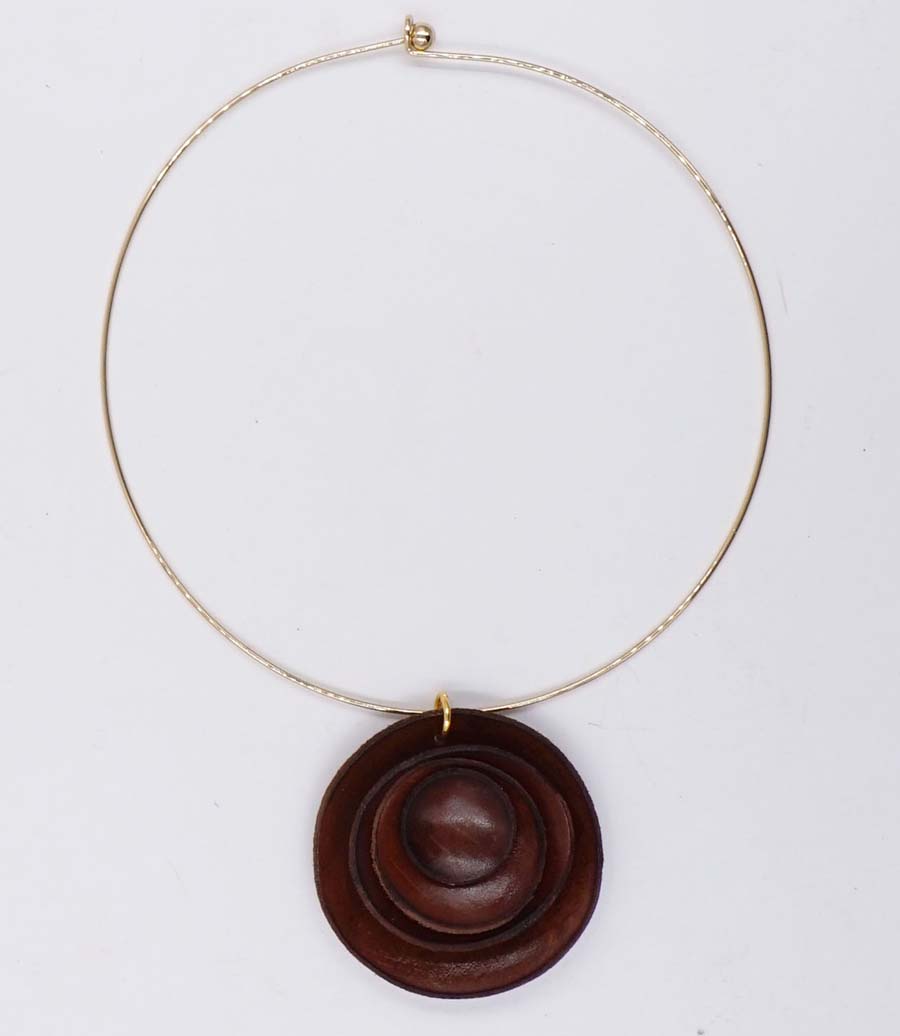 Collana in pelle conciata al vegetale, Mod. Fuoco